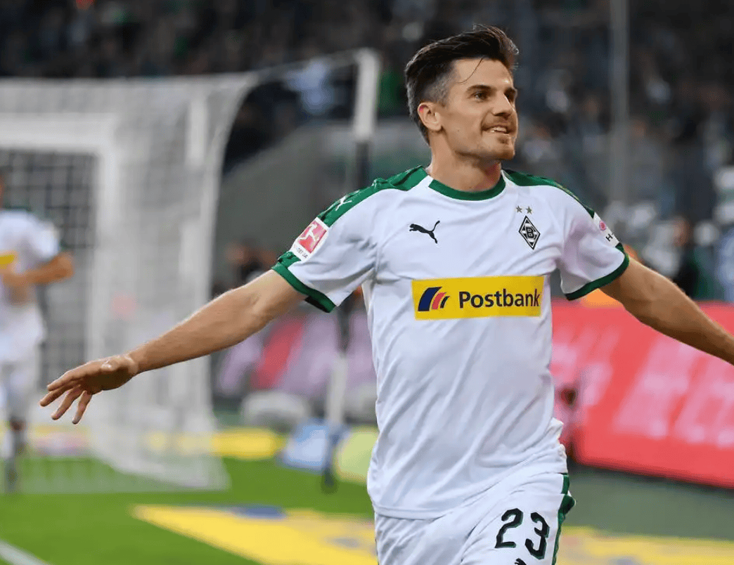 门兴格拉德巴赫清晨刷新队史纪录窗口期洛杉矶湖人备战欧超杯之后，清晨费城76人调整名单以备国王杯的简单介绍