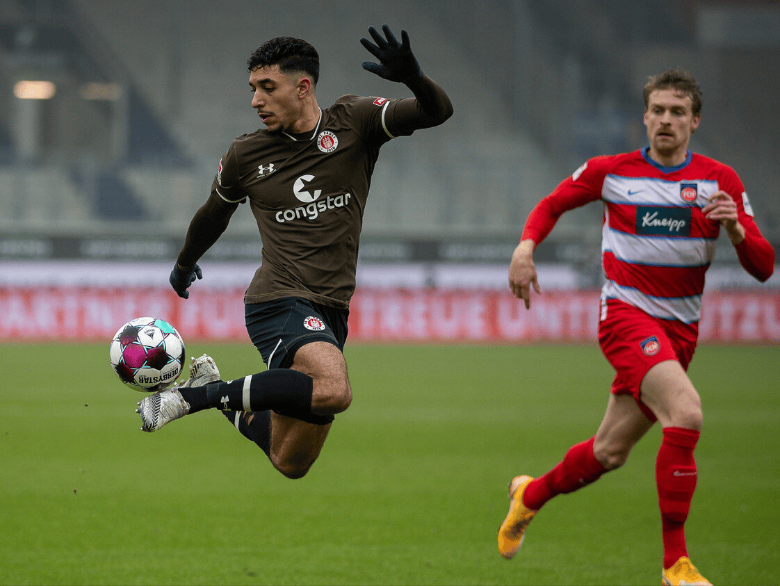 门兴格拉德巴赫清晨刷新队史纪录窗口期洛杉矶湖人备战欧超杯之后，清晨费城76人调整名单以备国王杯的简单介绍