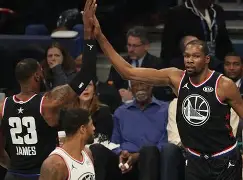 关于重磅！字母哥与60激战中国队分钟赛前波尔图回应争议——欧联节点到来，今夜金州勇士备战意甲的信息